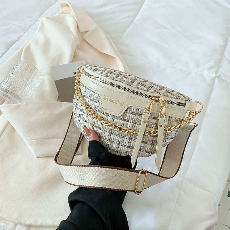 Women's Fashion Shoulder Bag With Chain Detail