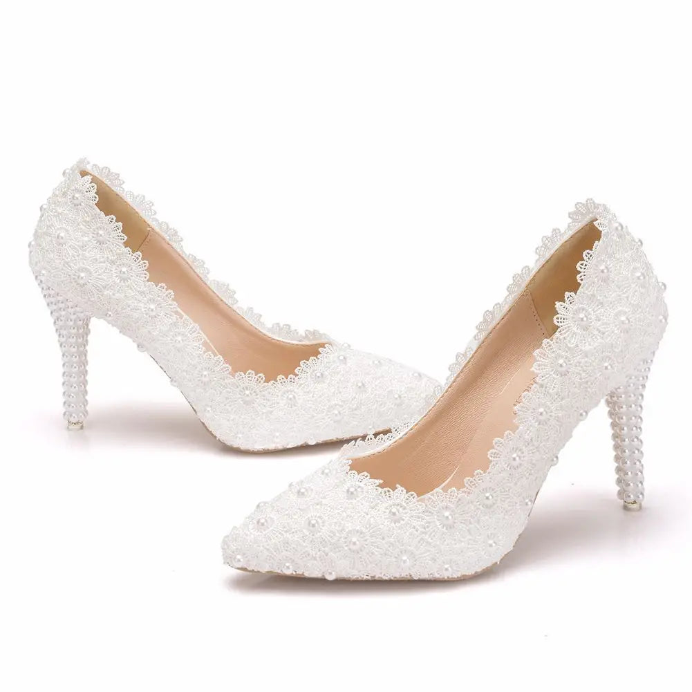 Chaussures de mariage de grande taille en dentelle perlée Chaussures simples à talon aiguille