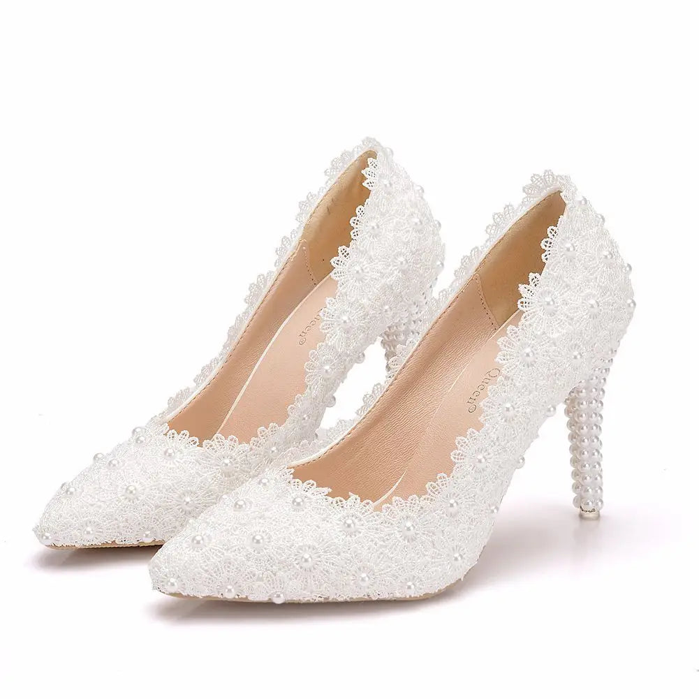 Chaussures de mariage de grande taille en dentelle perlée Chaussures simples à talon aiguille