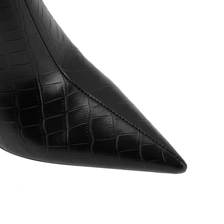 Bottes noires à motifs écossais avec talon aiguille pointu, fabriquées méticuleusement pour le style.