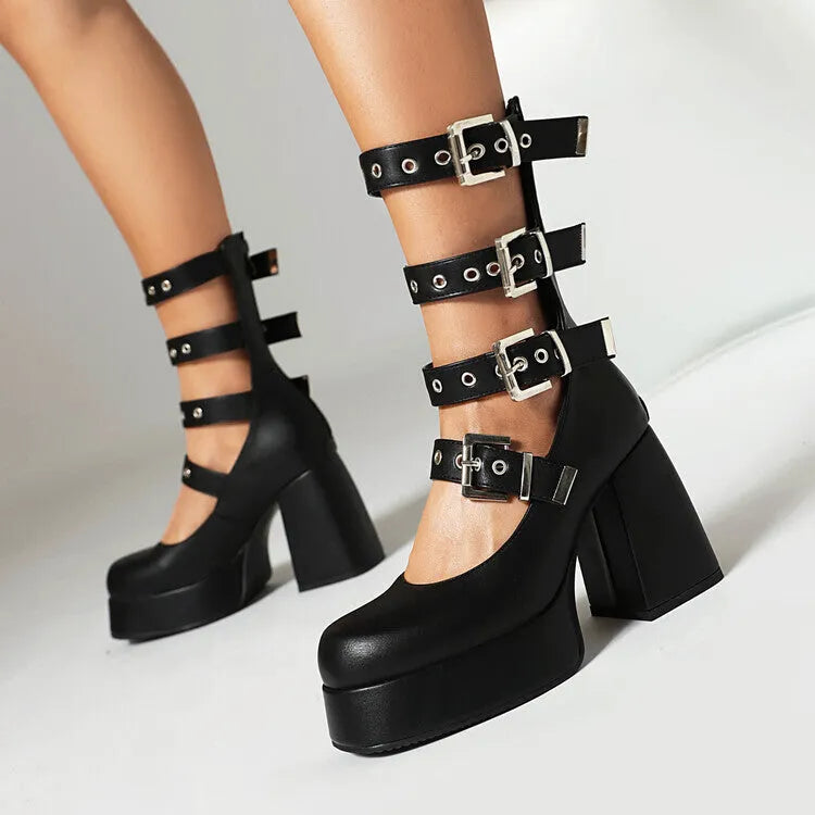Schuhe mit mehreren Schnallen, klobigem High Heel und quadratischer Zehenpartie 