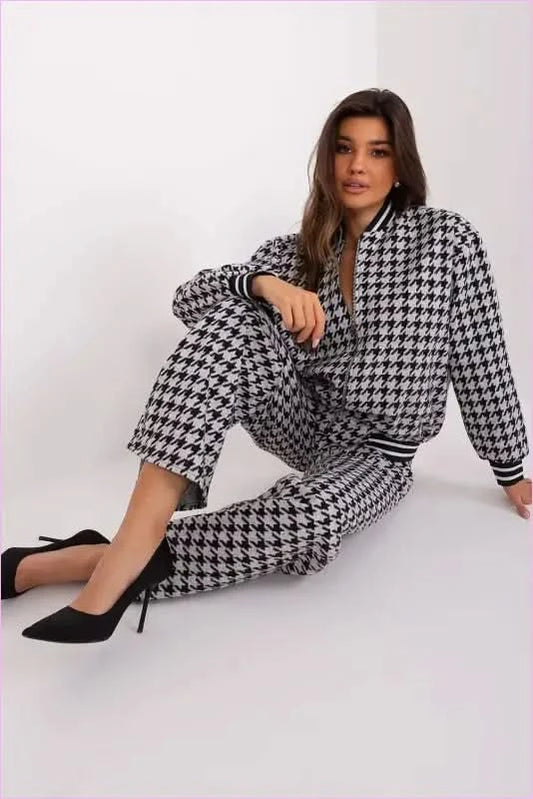 Casual Set Sweatshirt and Pants Stand-up Collar Slip Pockets Lakerta