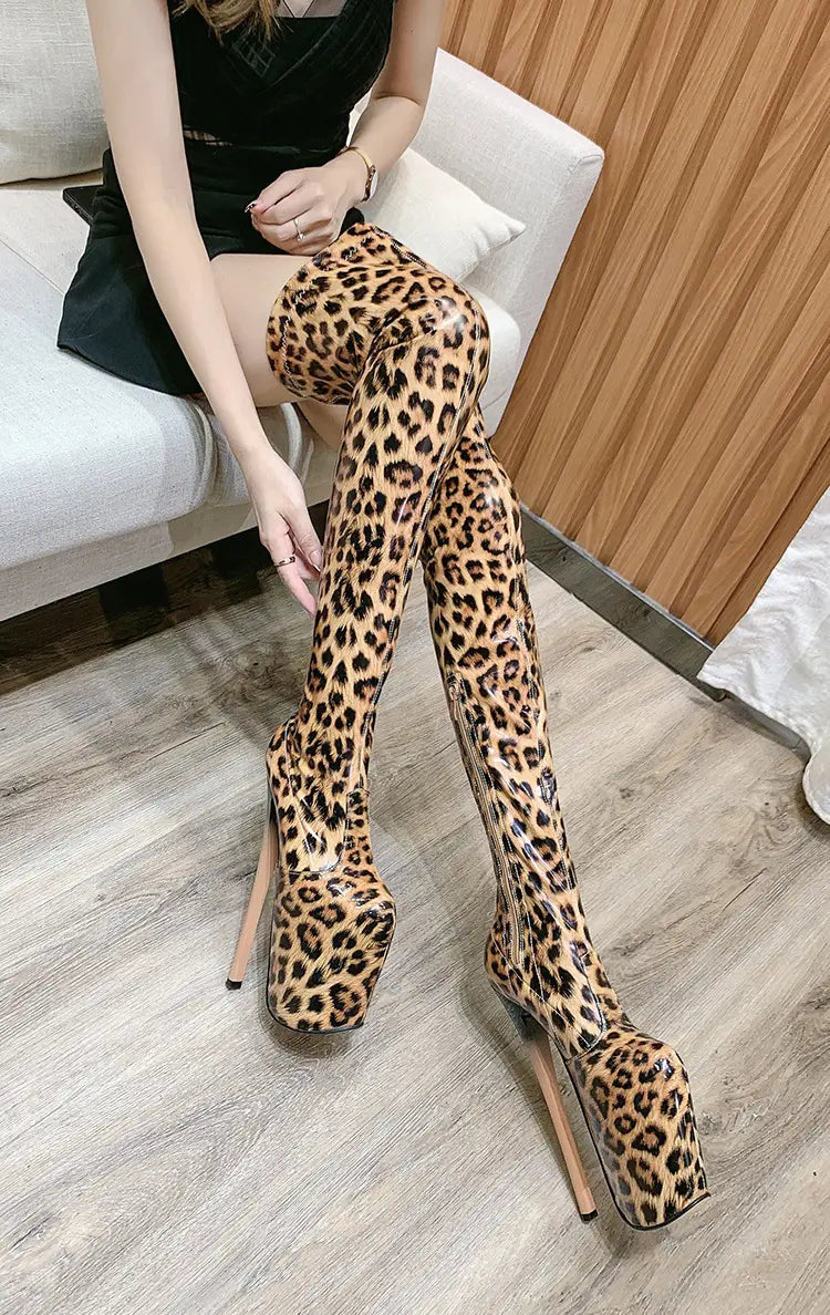 Bottes à talons hauts extensibles à imprimé léopard