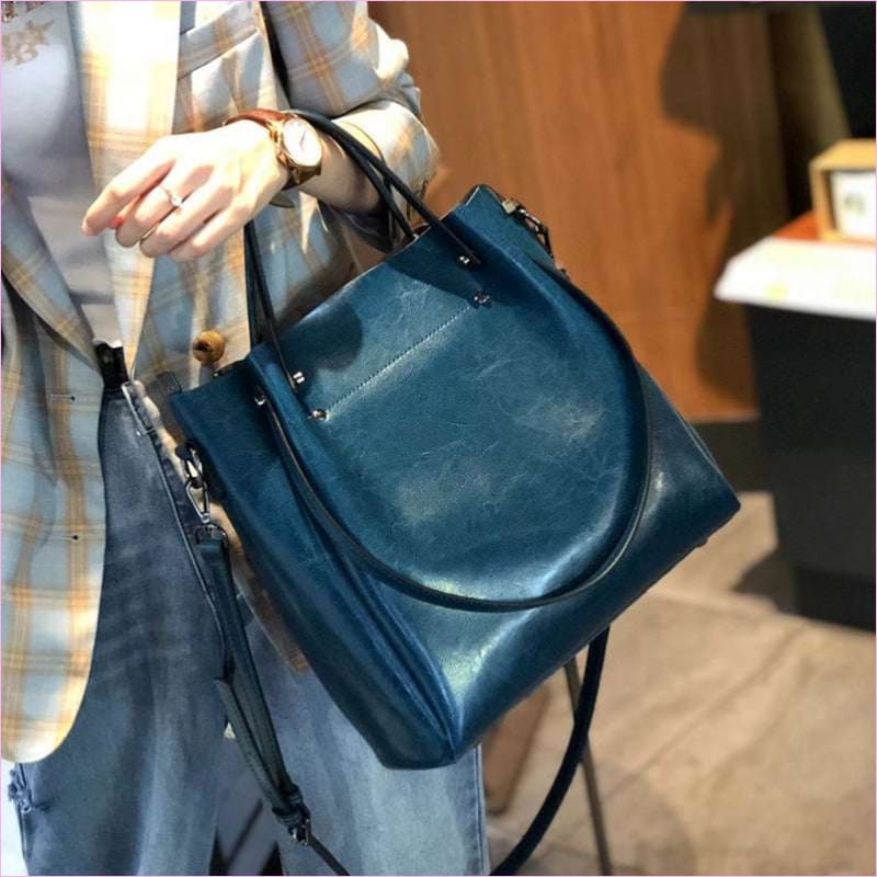 Ladies Genuine Leather Large Capacity Shoulder Bag